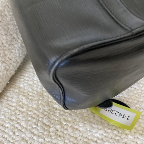 Louis Vuitton Epi Black Speedy 30 - Picture 9 of 14